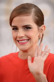 网袜加牛仔裤还是让杨幂穿吧，我只能接受唐嫣美美的珍珠~