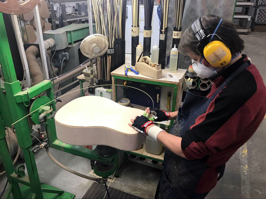 极速快报：弘力乐器2017加拿大Godin吉他工厂参观第一天精彩视频