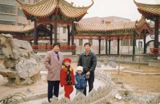 油田老照片,曾经有上万人居住的地方