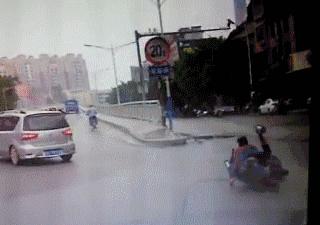 几个镜头解释了中国足球队的技术,足球gif集锦