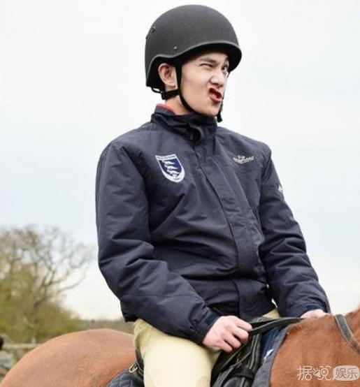 杨洋私下是什么样子的,颜值与风度并存的杨洋