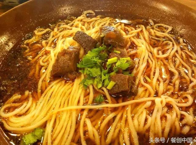 新手如何开始创业开面馆,如何开一家赚钱的特色面馆