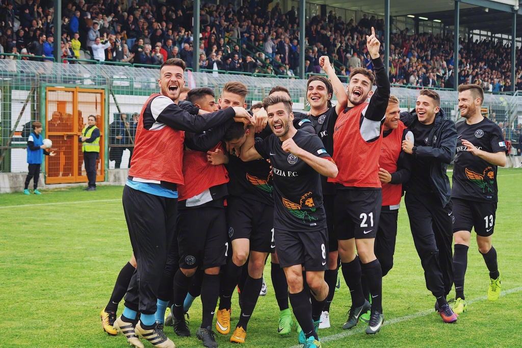 带足球去旅行,带着足球去旅行