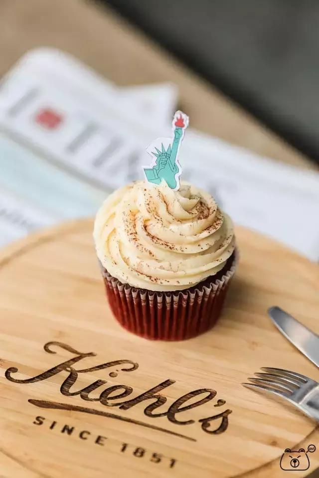 金盏花香的拿铁！来全球首间科颜氏咖啡厅品尝甜点吧