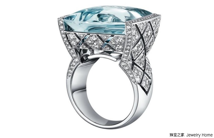 海蓝石与海蓝宝石区别,海蓝宝石和蓝色托帕石哪个好看