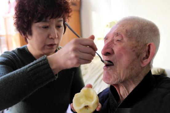 济南好人榜房泽秋视频,济南市好人房泽秋