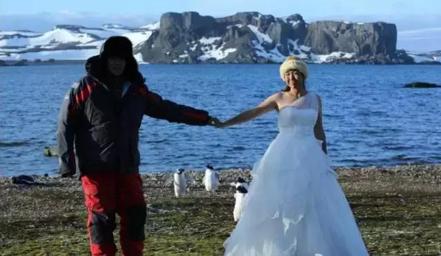 没看先给六颗星，中国人不敢干的事这对情侣全干了