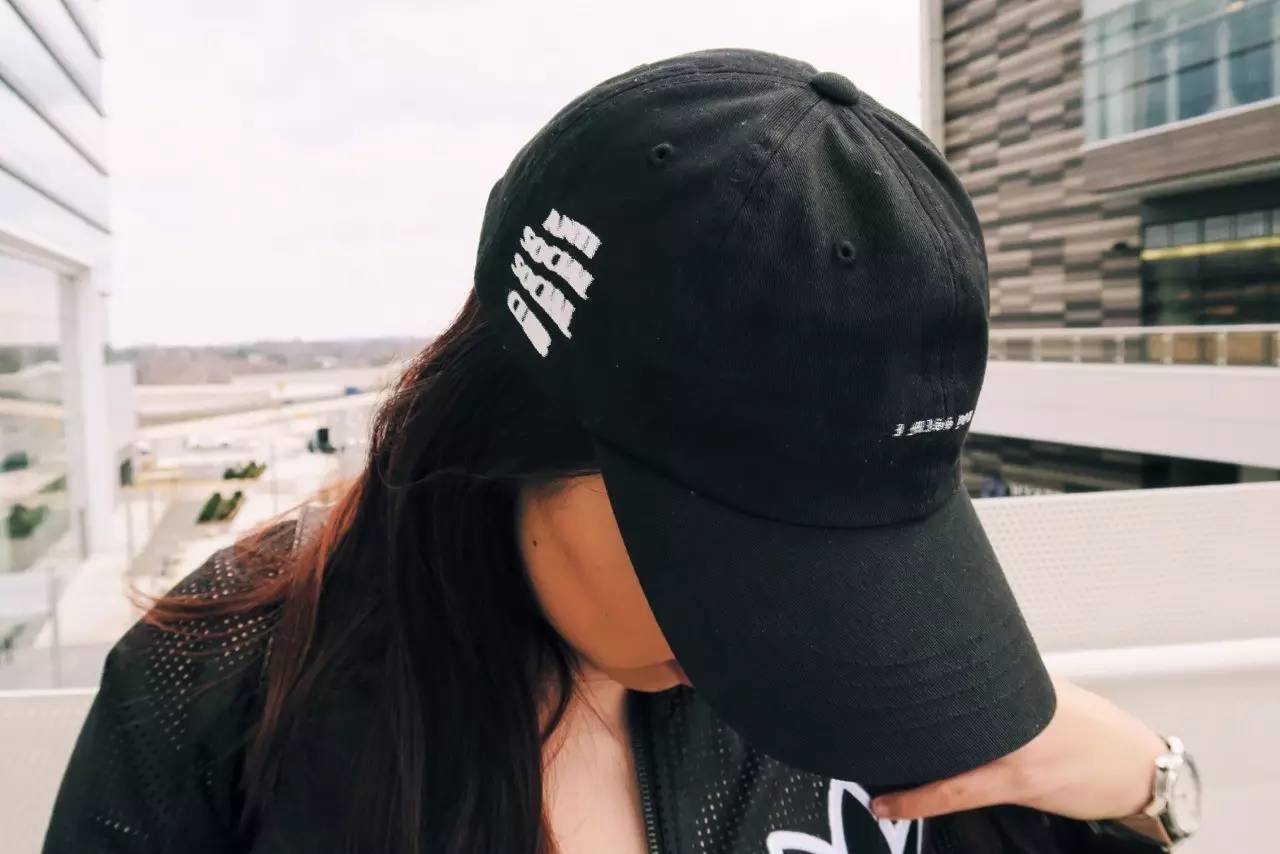 杨幂吴亦凡陈伟霆唐嫣等明星街拍最爱戴的棒球帽,竟来自这些潮牌,你知道几个?