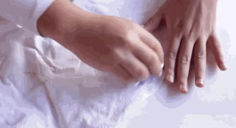 清理衣服上陈旧的油渍污渍小妙招,衣服汗渍污渍去除的最佳方法