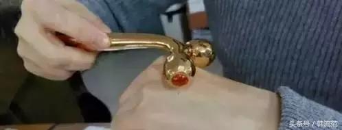 whoo里面那个金棒干嘛用的,whoo万能棒