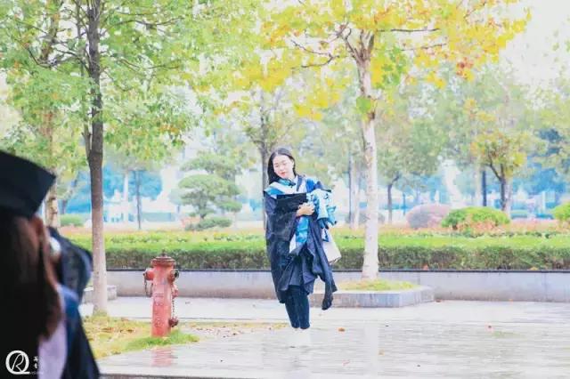 愈拍愈新奇，武商院16种“脑洞大开”毕业照，玩过一回算你牛！