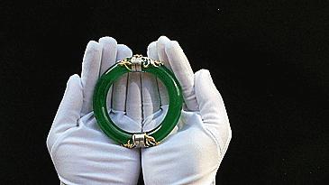 翡翠镯子断了上海哪有修复的,翡翠玉镯断了还值钱吗