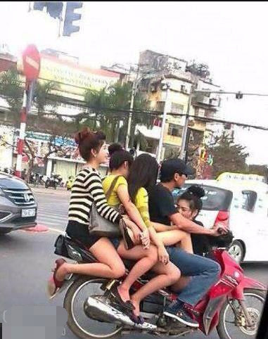 我就想问问这姑娘，万一气球破了怎么办