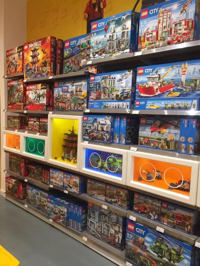 卖乐高啦！小碗89，大碗159，客官来几碗？