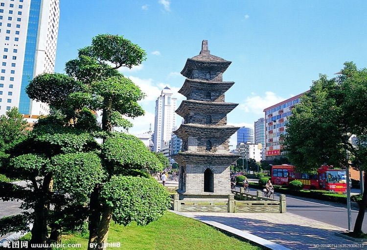 宁波是我国东南沿海城市,宁波属于东南西北