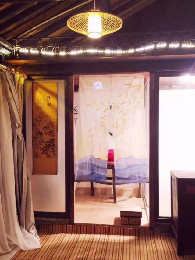 这对60后夫妻不惜卖掉公司，只为一间100多岁的白族老宅，连剑桥教授、《国家地理》都被他们吸粉