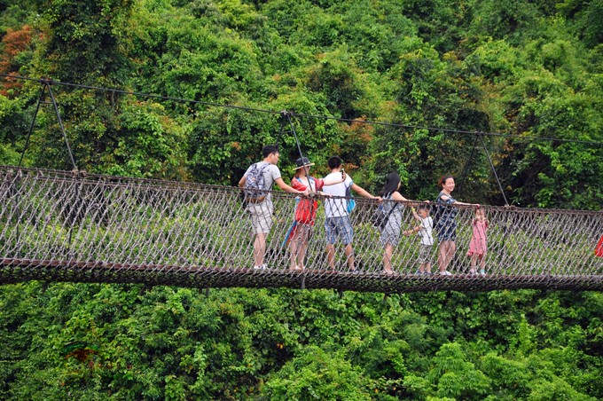 跟着大海去旅行三亚,记录旅行时光娃带老妈三亚看海