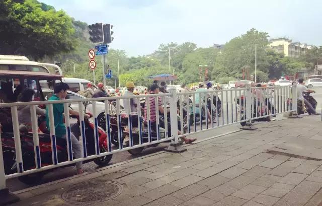 柳州,一座经常被电驴超车的城市!看完一把辛酸泪