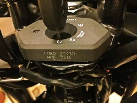 最新豪爵铃木dl250评测视频,18年的豪爵铃木dl250值得买吗