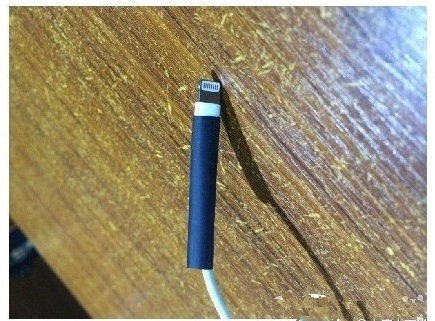 苹果手机数据线炸开了？一根5毛钱的热缩胶拯救了它