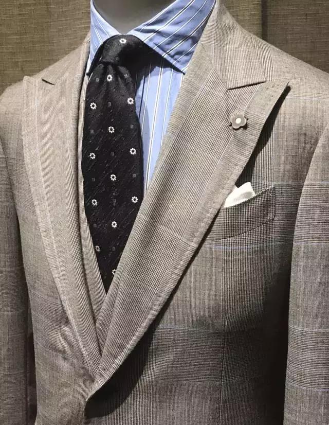 gq编辑实习生,gq编辑衣服