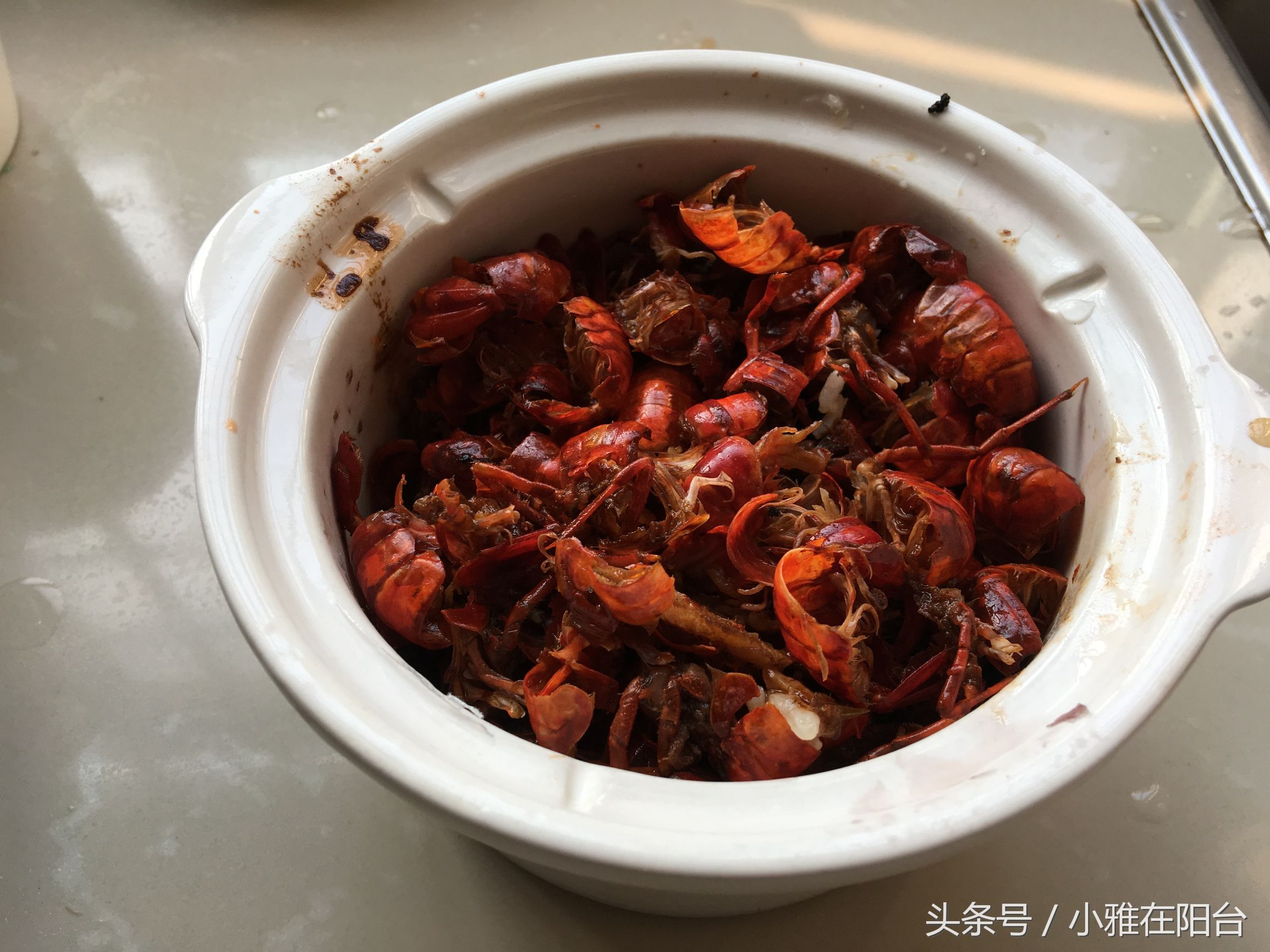 怎么用树叶沤制养花的肥土,一个养花的好方法特别简单