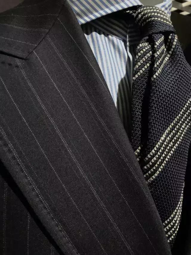 怎么挑选平价衣服男士穿,男士怎么买衣服好看