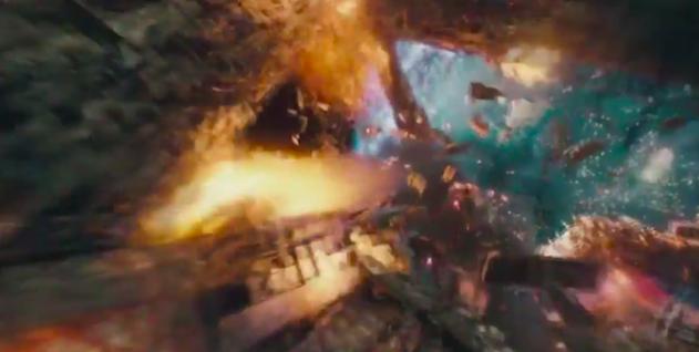 和《变形金刚》里的爆炸相比,《速激8》简直弱爆了