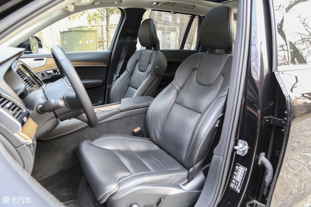 大众途锐对比沃尔沃xc90,大众途锐越野测试xc90