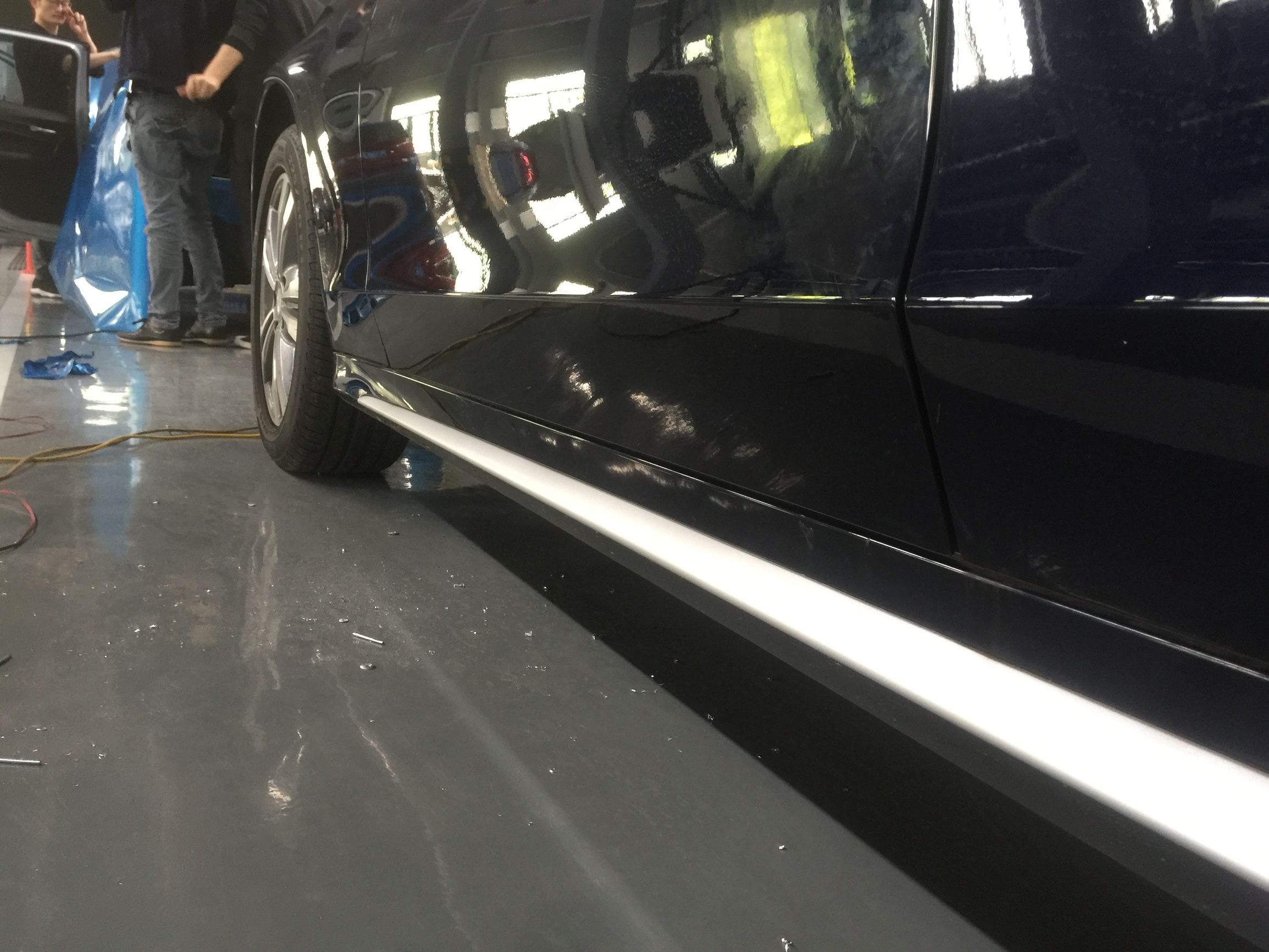 奔驰凹陷无痕修复,奔驰车门凹陷掉漆修复多少钱