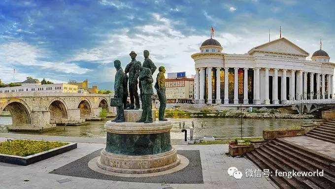 私奔到马其顿，为了一场皇马曼联的轰轰烈烈的爱情