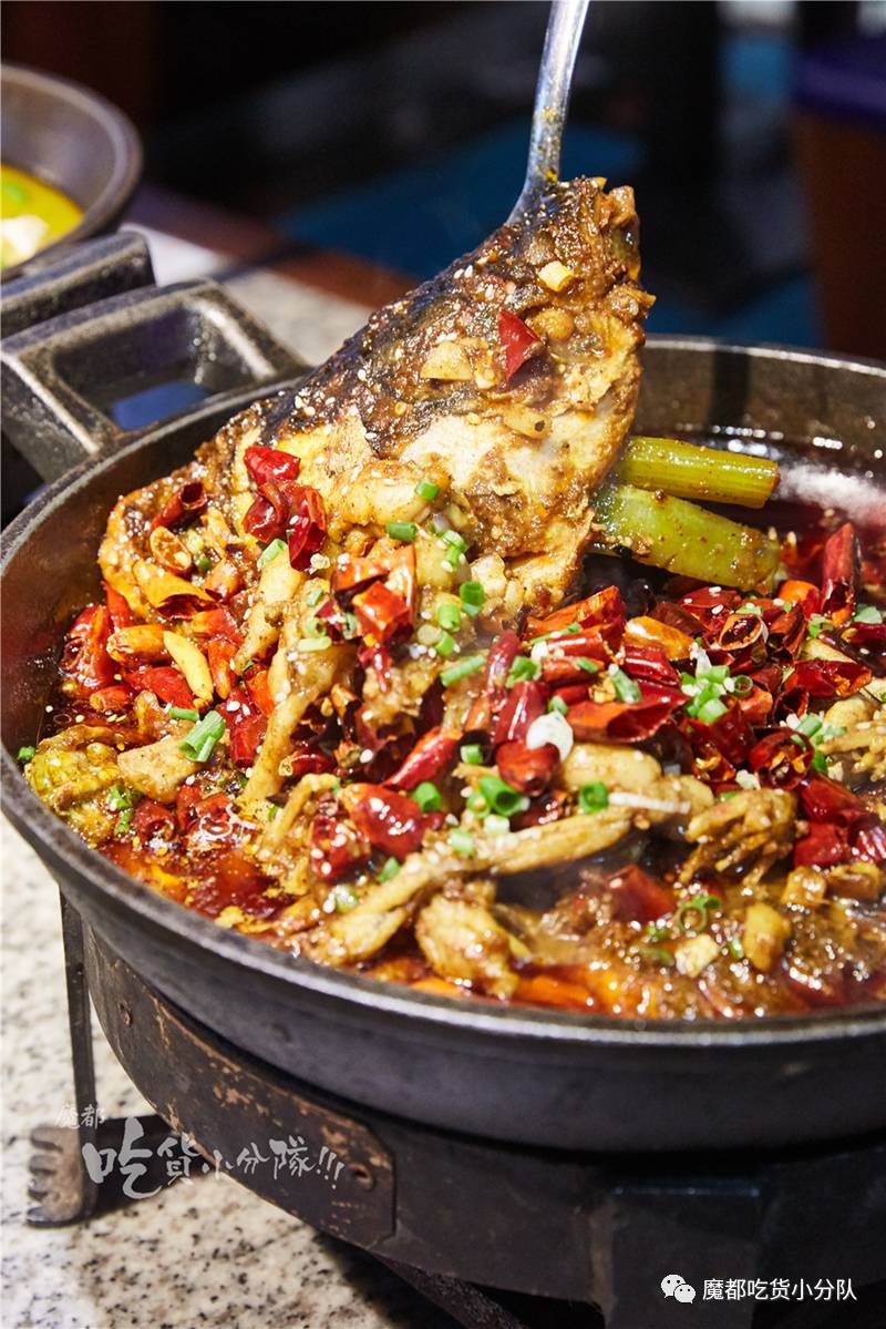 美蛙鱼头有多好吃,美蛙鱼头火锅怎么吃