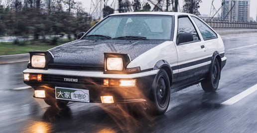 藤原豆腐店的ae86vs普通的ae86,头文字d限定版ae86