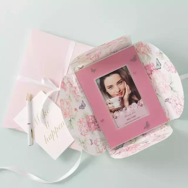 米兰达可儿优雅迷人又亮眼又吸睛,米兰达可儿冻龄护肤秘诀