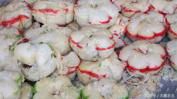 又到了一年一度的小龙虾盛宴了大家如何在家吃到小龙虾？西安这条街美食秒杀回民街统统吃一遍才过瘾？