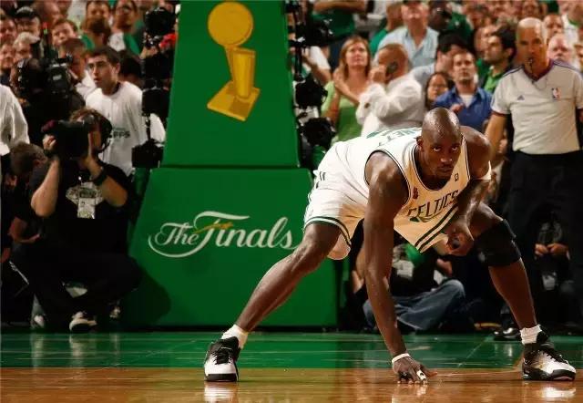 理性讨论:NBA联盟是否真的存在主场哨、黑哨?真相让人惊讶!