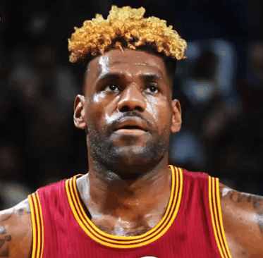 詹姆斯助攻邓利维命中三分,威廉姆斯助攻詹姆斯空接