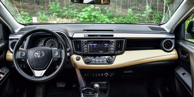 丰田RAV4荣放16款2.0LCVT舒适版，个性足实用性强！