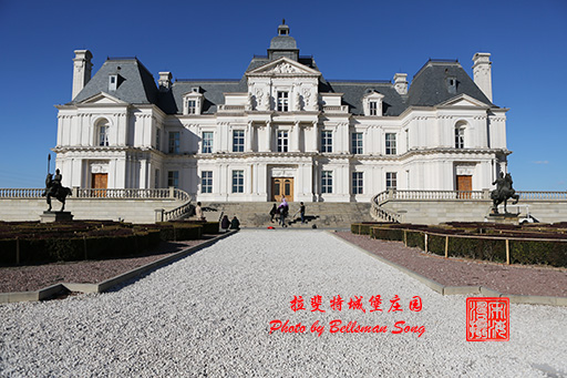 不用去法国，不用忍受10多个小时的飞行，只要来昌平，这里有完美的山寨版拉斐特城堡庄园