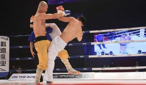 一龙打硬功,一龙成名铁头功