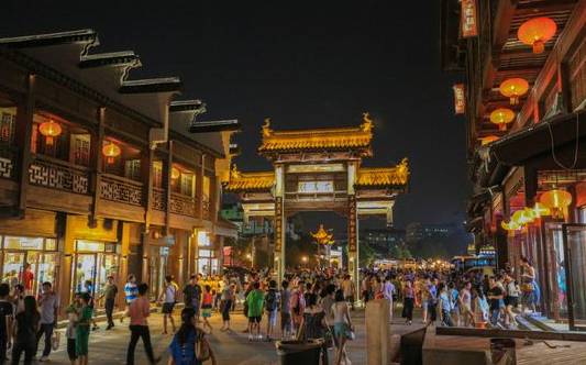 「镇生活」在江苏，南京人大大咧咧，苏州人挑剔讲究，而对镇江人的评价尽是……