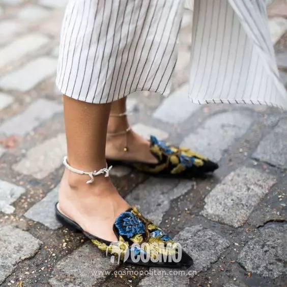 下周穿什么,如何将平底鞋穿得时髦又显腿长