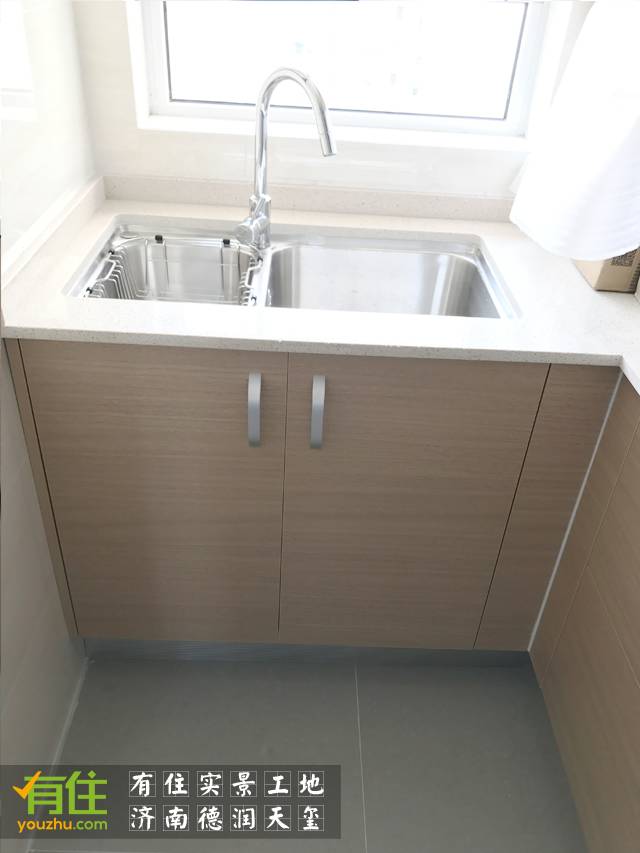 这对80后小夫妻，把家打造的甜蜜又温馨