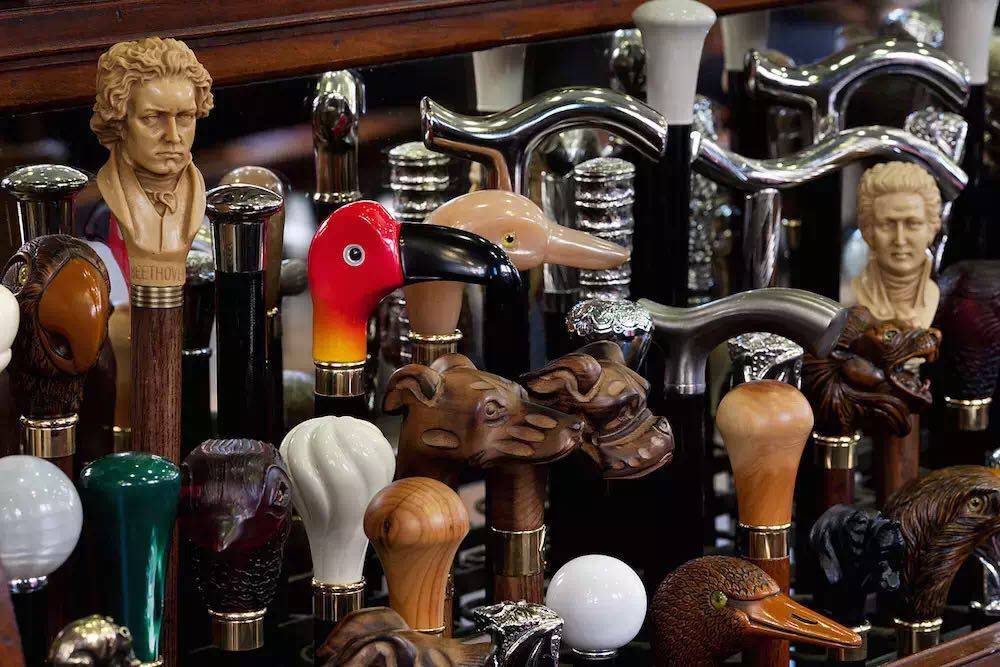 十把伞,十把雨伞