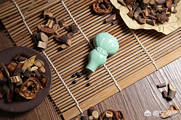 甲亢能吃中药配合西药一起治疗吗,中药西药能一起吃吗请听专家讲