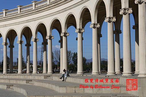 不用去法国，不用忍受10多个小时的飞行，只要来昌平，这里有完美的山寨版拉斐特城堡庄园