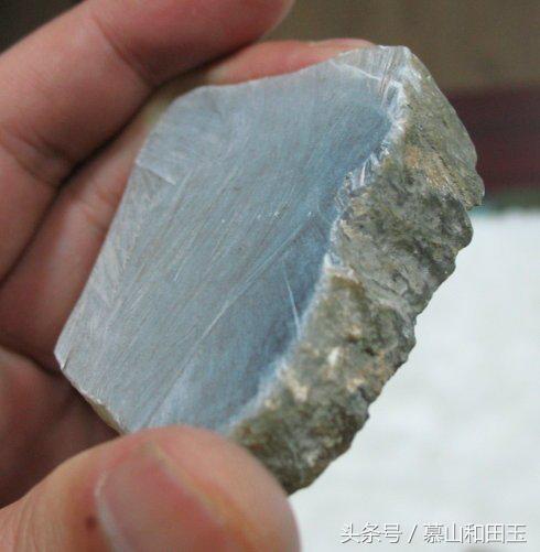 极品和田玉黄口山料值钱吗,好的和田玉山料值钱么