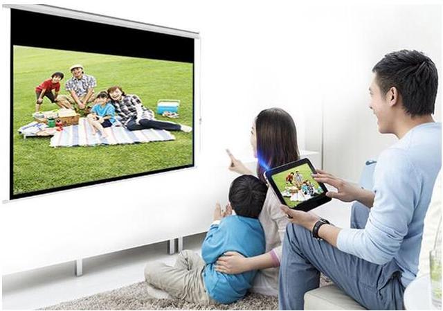 ipad投屏便携式投影仪,ipad扩展投影仪