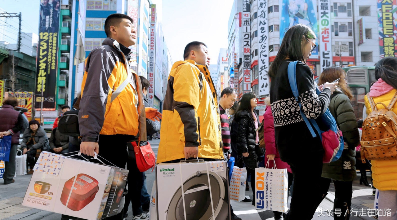 中国游客在日本抢购药品,日本商家被民众指责抬价