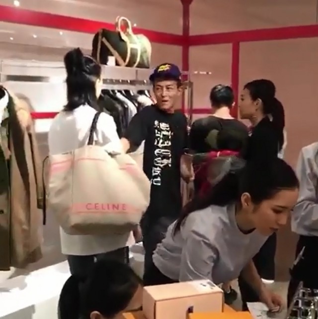 陈冠希秦舒培出游,陈冠希秦舒培旅行照